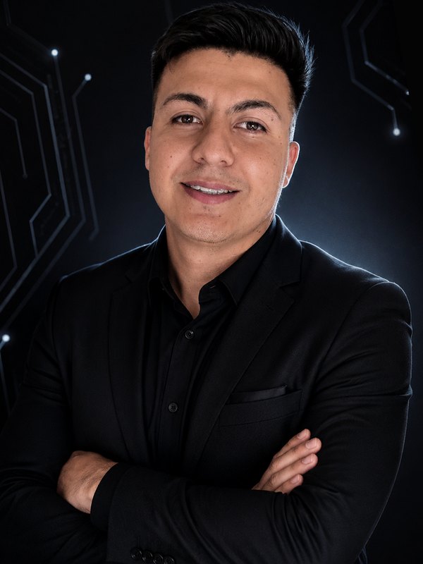 Retrato de Alex Salinas